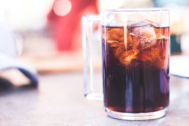 विशेषज्ञहरूका अनुसार १५ उत्कृष्ट स्पार्कलिङ पानी ब्रान्डहरू