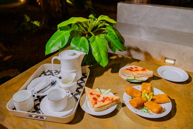 शीर्ष १० चिया पार्टी रेसिपीहरू (नुनिलो साना परिकार, मीठा मिठाइहरू र विशेष पेयहरू)